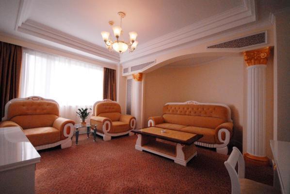 Peach Blossom Castle Hotel Shanghai Room photo